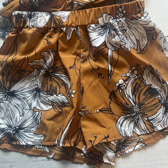 2 pc SWEATYROCKS Women's Boho Floral Print Wrap Crop Top w/ Shorts Yellow Small - Picture 6 of 9